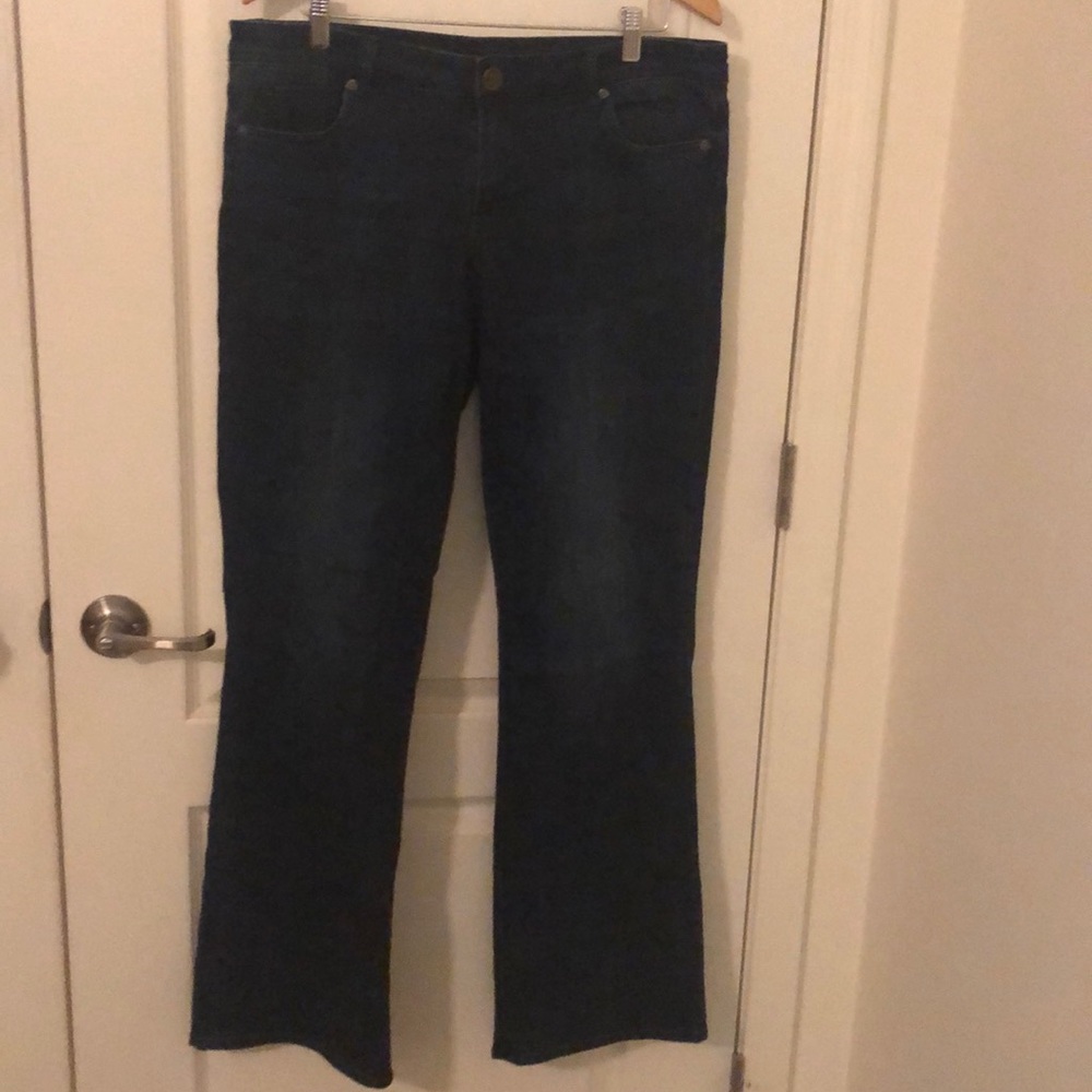 Kut from the Kloth baby bootcut Jeans sz 14S
